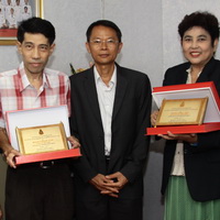 คณวิทยาศาสตร์ มข มอบโล่รางวัล 