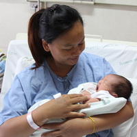 คณะวิทยาศาสตร์  มข  ขอแสดงความยินดีกับ นางปริฉัตร สิงหาปัด  เนื่องในโอกาสคลอดบุตรสาว