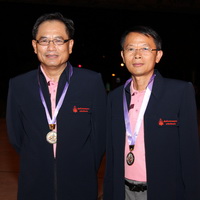 ผู้บริหารคณะวิทยาศาสตร์ รับเสื้อสามารถ  จากการเข้าร่วมการแข่งขันกีฬาบุคลากรครั้งที่ 31  “วลัยลักษณ์เกมส์”